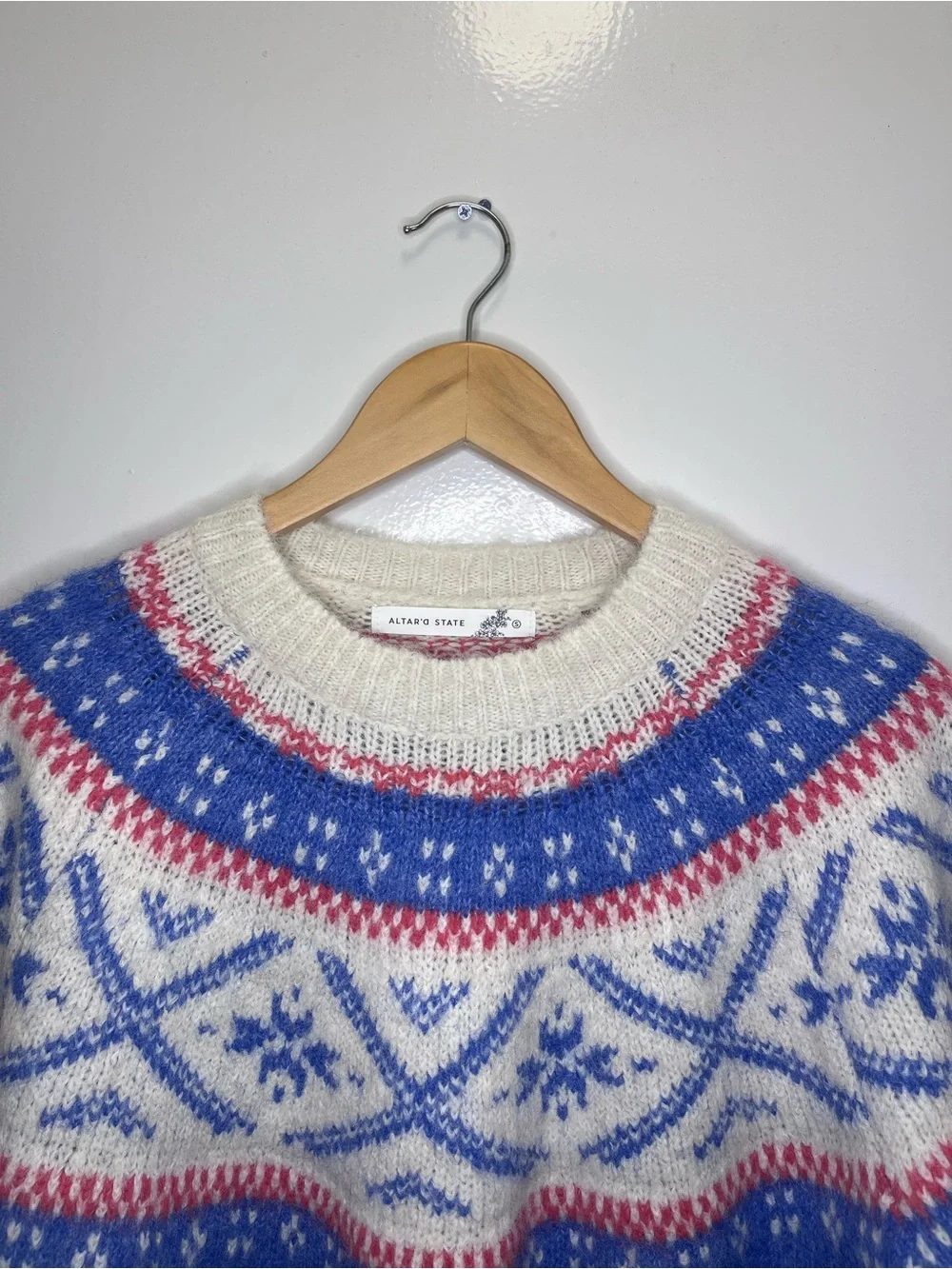 Altar’d State Women’s Blue Fair Isle Sweater with Cream & Pink NWT - Picture 3 of 5